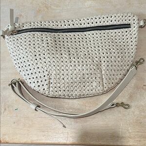 CLARE V. GRANDE FANNY WOVEN BELT BAG in CREAM
